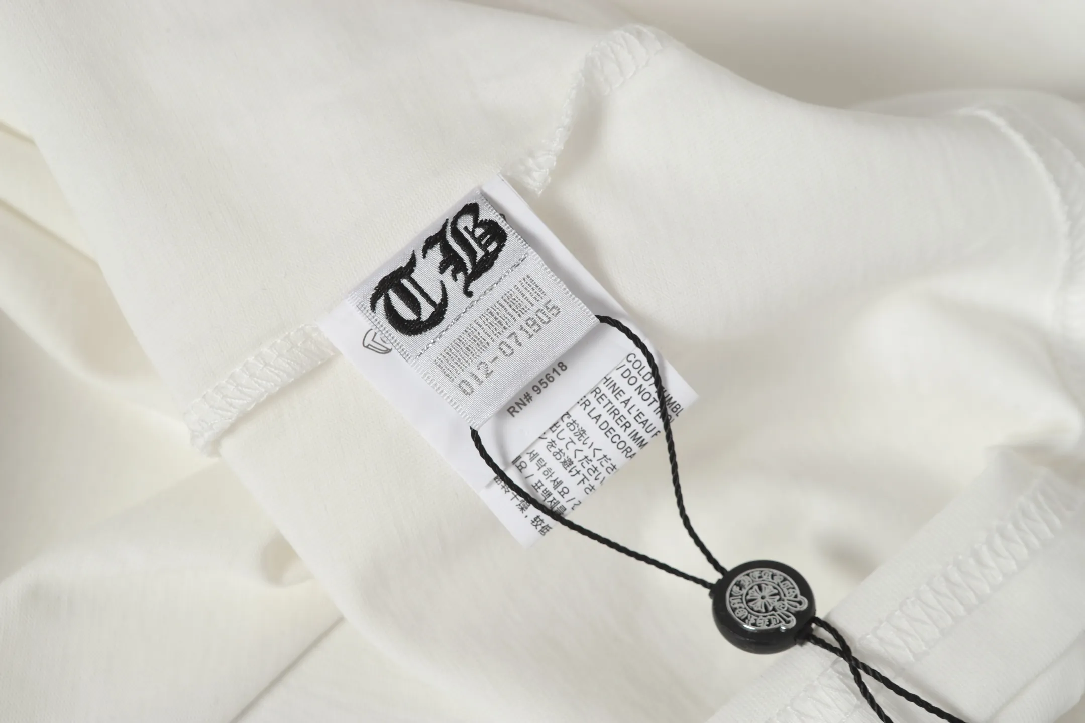 P150 Cross-border running quantity. Please do not place an order if you pursue perfection. -Chrome Hearts/Chrome Hearts 23ss Sanskrit printed popular long-sleeved T-shirt -High weight, high density and high quality. The wool is soft, delicate and skin-friendly. It feels soft and silky. It has excellent warmth and skin-friendly properties.